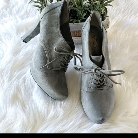 Shoes - Picture 2 of 7